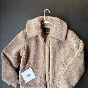 Brand new ALO  Coat Sherpa Downtown jacket S light cocoa . SOLD OUT COLOR /Size